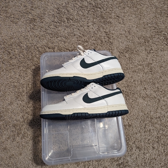 NIKE DUNK LOW - Picture 5 of 8